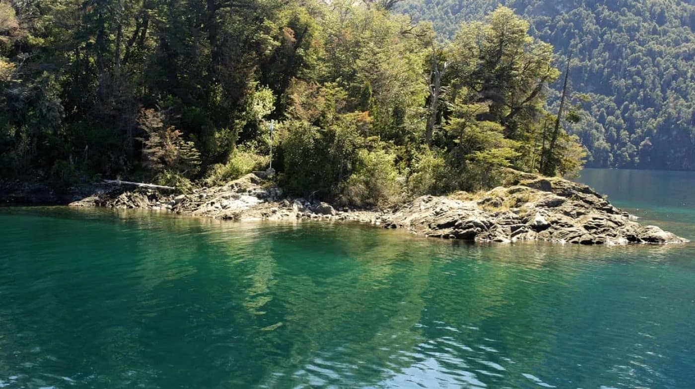 Navegación a Puerto Blest y Cascada de los Cantaros